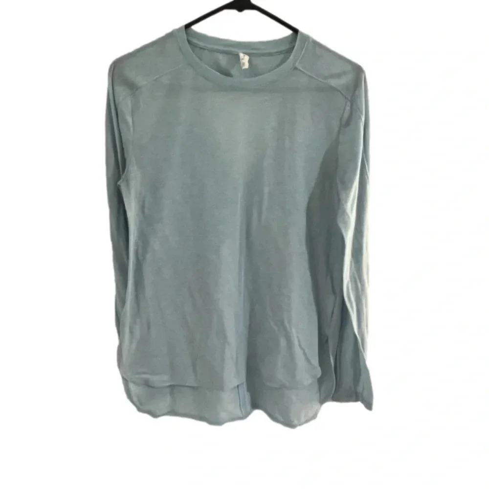 Under Armour Small petite light heather turquoise  long sleeve shirt